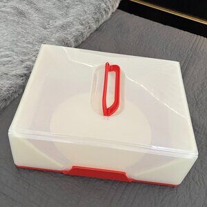 Chef’n® Sugar Cube Oblong Cake Carrier